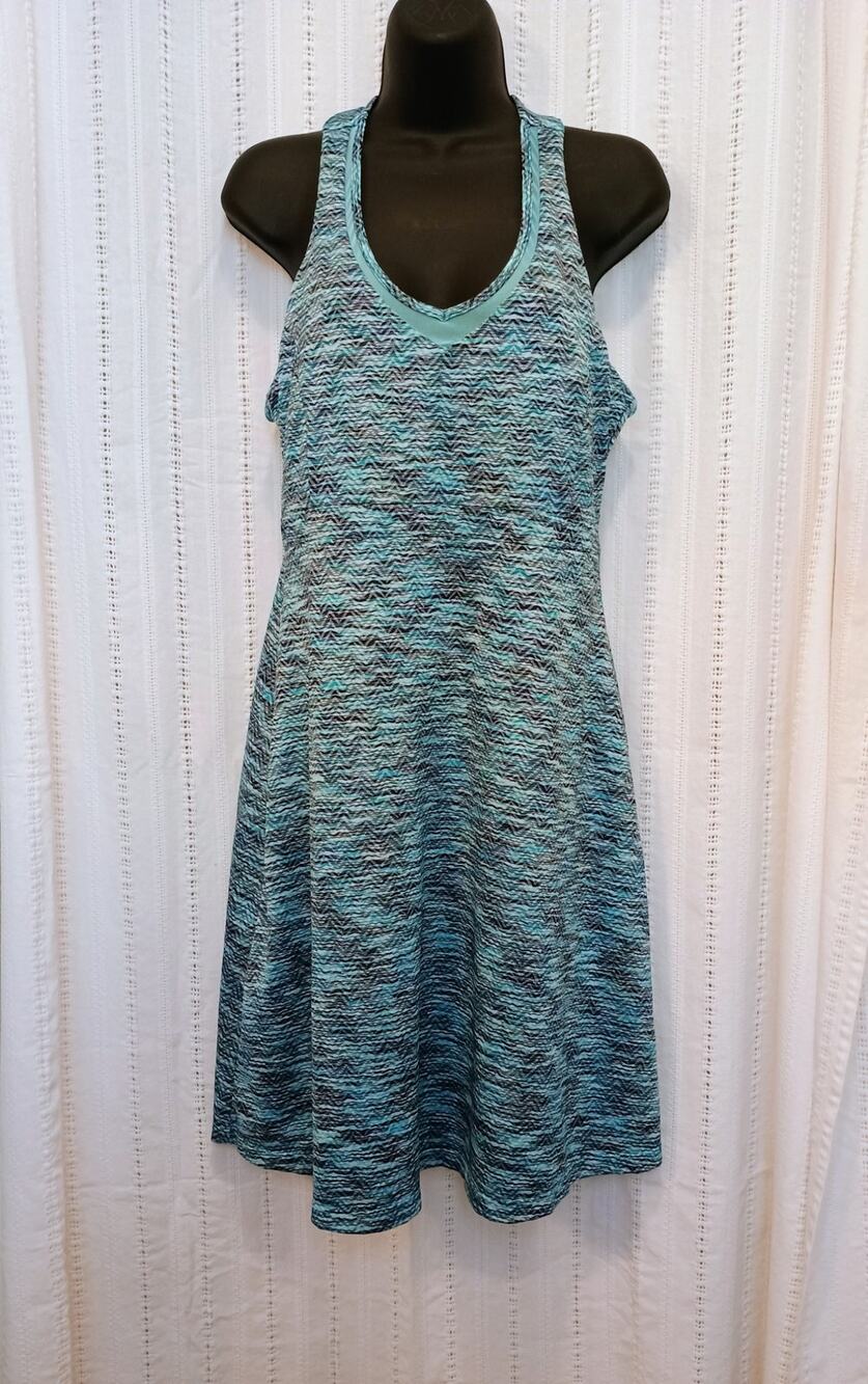 MPG Mondetta Performance Gear Athletic Dress Medium Teal Blue Chevron EUC
